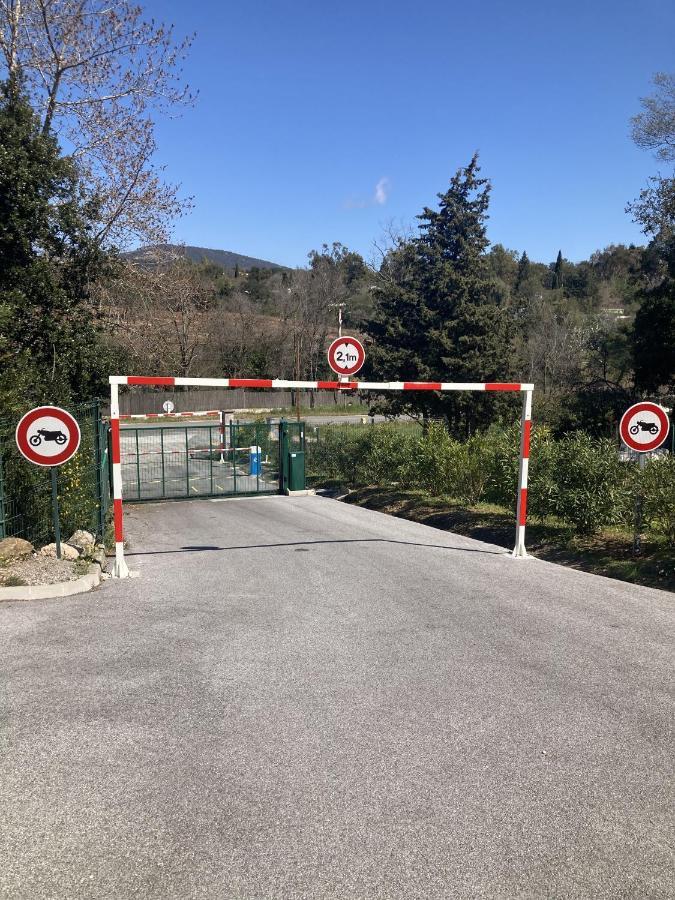 Les Restanques Vue Mer Pressoir 3131 Grimaud Esterno foto