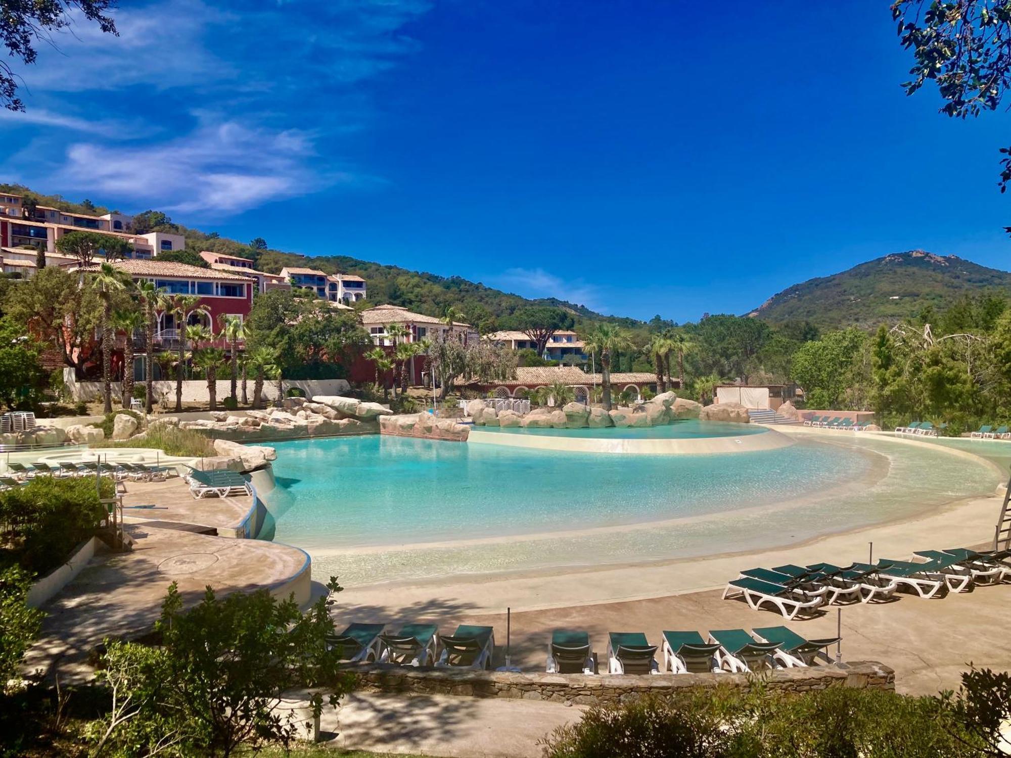 Les Restanques Vue Mer Pressoir 3131 Grimaud Esterno foto